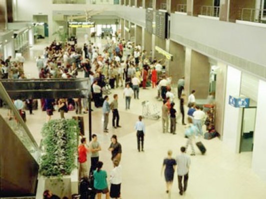 Pasageri blocaţi în aeroporturi, după ce Spanair şi-a întrerupt activitatea